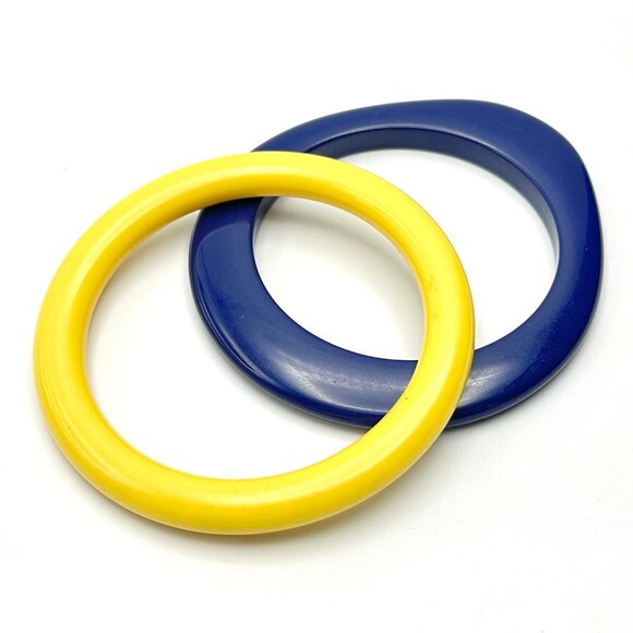 1970s Vintage Blue Oblong & Yellow Lucite Bangle Duo— Sized 7 3/4 & X 8— EUC - Picture 3 of 15